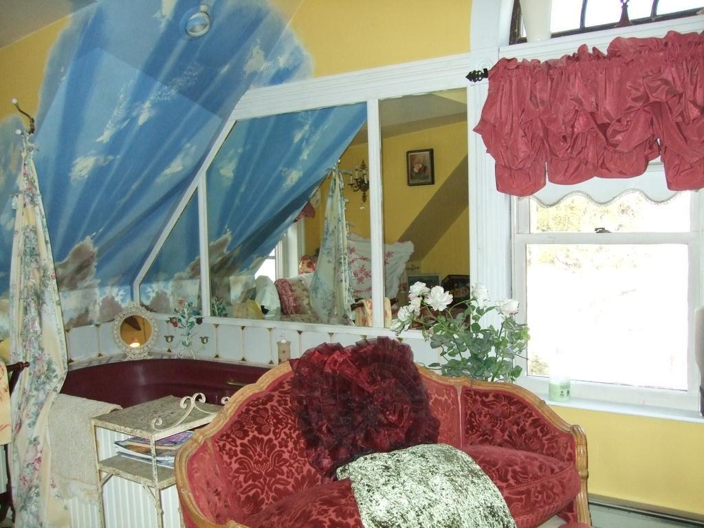Enchanted Nights Bed & Bath Kittery Zimmer foto