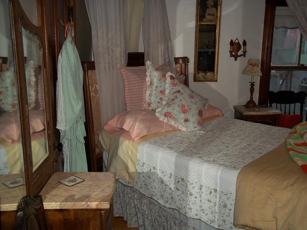Enchanted Nights Bed & Bath Kittery Zimmer foto